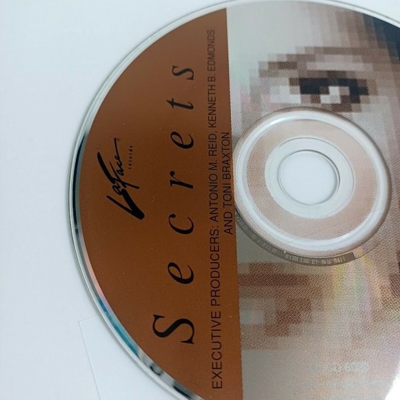 Toni Braxton Secrets CD R&B -Soul -Throwback *MINOR WEAR - Picture 8 of 14